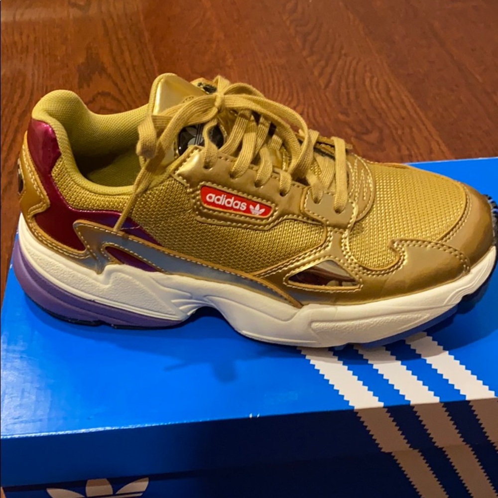 Women’s Adidas sneakers